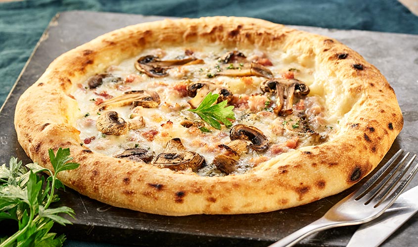 Pizze & Snack/Pizze Bijela Pizza “Bistrot 25“ s Kobasicama i Gljivama bofrost